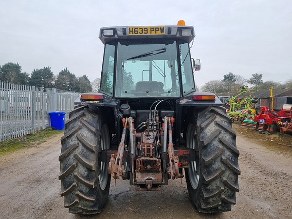 Chris Atkin & Son Ltd - Massey Ferguson 3115